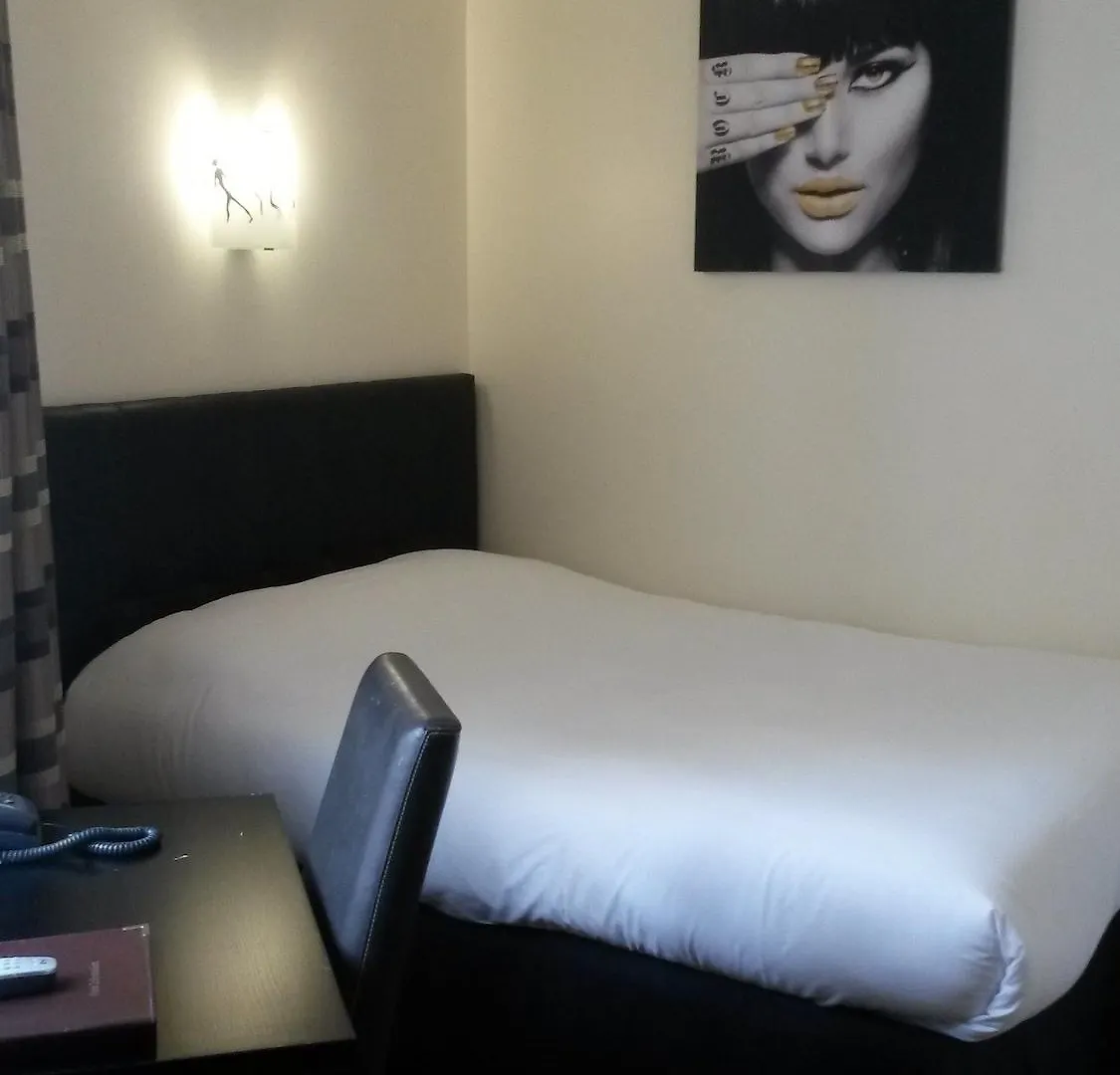 ** Hotel Prince Monceau Paris France